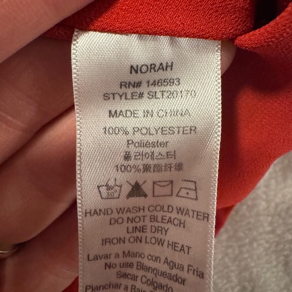Novoh Red Sleeveless Top - Picture 4 of 6